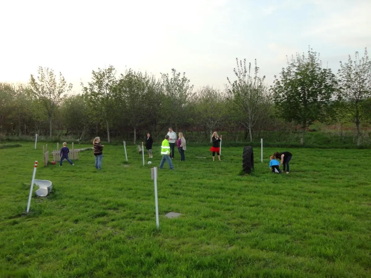 Bindesbolgard Farm Holiday Give 0*,